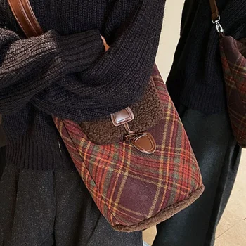 Винтажная сумка Xiuya, большая вместительная плюшевая сумка через плечо с клетчатым принтом, свежая модная простая сумка в стиле харадзюку 1