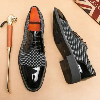 Мужская обувь 2023 года, новая повседневная кожаная обувь черного цвета с брогами в британском стиле, мужская деловая официальная одежда, увеличивающая рост Весной и осенью, Wo